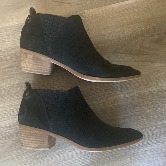 Marc Fisher Wilde Ankle Boots - Picture 4 of 9